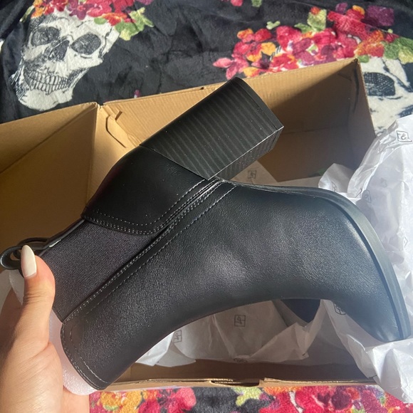 Call It Spring - “Liza” High heel chelsea booties - Block heel. VEGAN. Size 6 - Picture 12 of 13